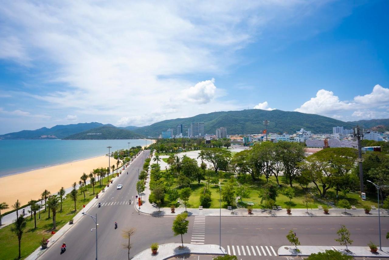 Hotel Thien Hai Куинён Экстерьер фото